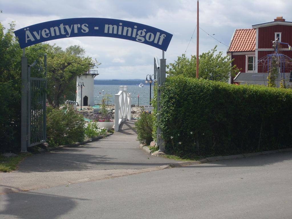 Strandterrassen Hostel Гренна Экстерьер фото
